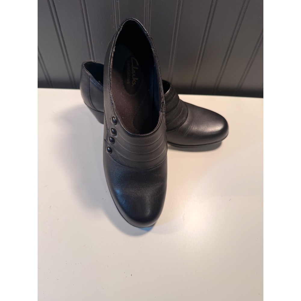 Clarks Bendables Black Leather Button Pleated Shooties Block Heel 26066741 8.5M